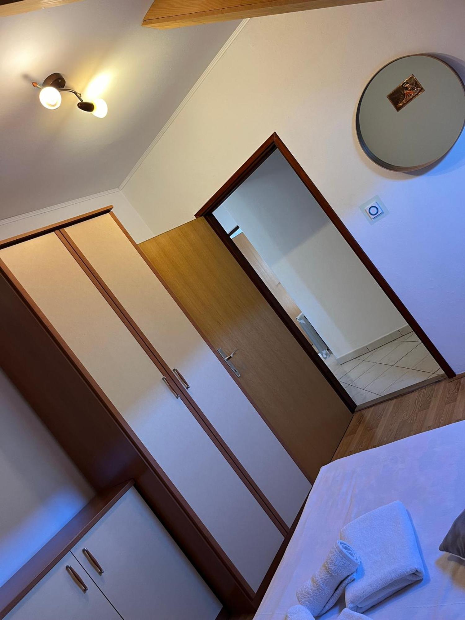 Apartman Duda Apartment คราสโนโปลเย ภายนอก รูปภาพ